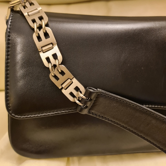 Bally lambskin purse - Picture 3 of 8
